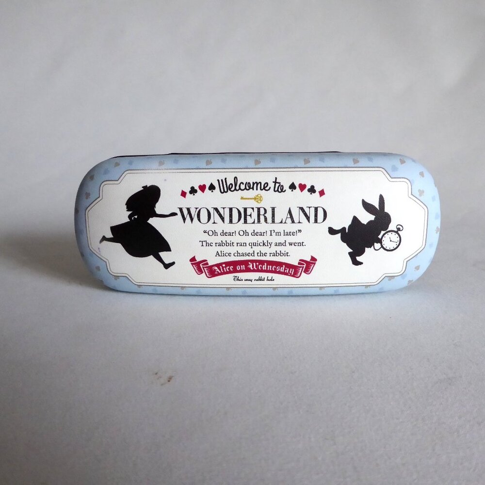 JAPAN JAPANESE ALICE ON WEDNESDAY WONDERLAND HARD EYEGLASS CASE (PRE-OWNED)
